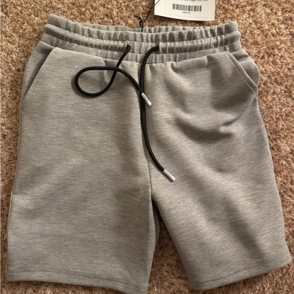 Zyia Boys' gray Track Sport Jogger Short 8/9 - Picture 2 of 3